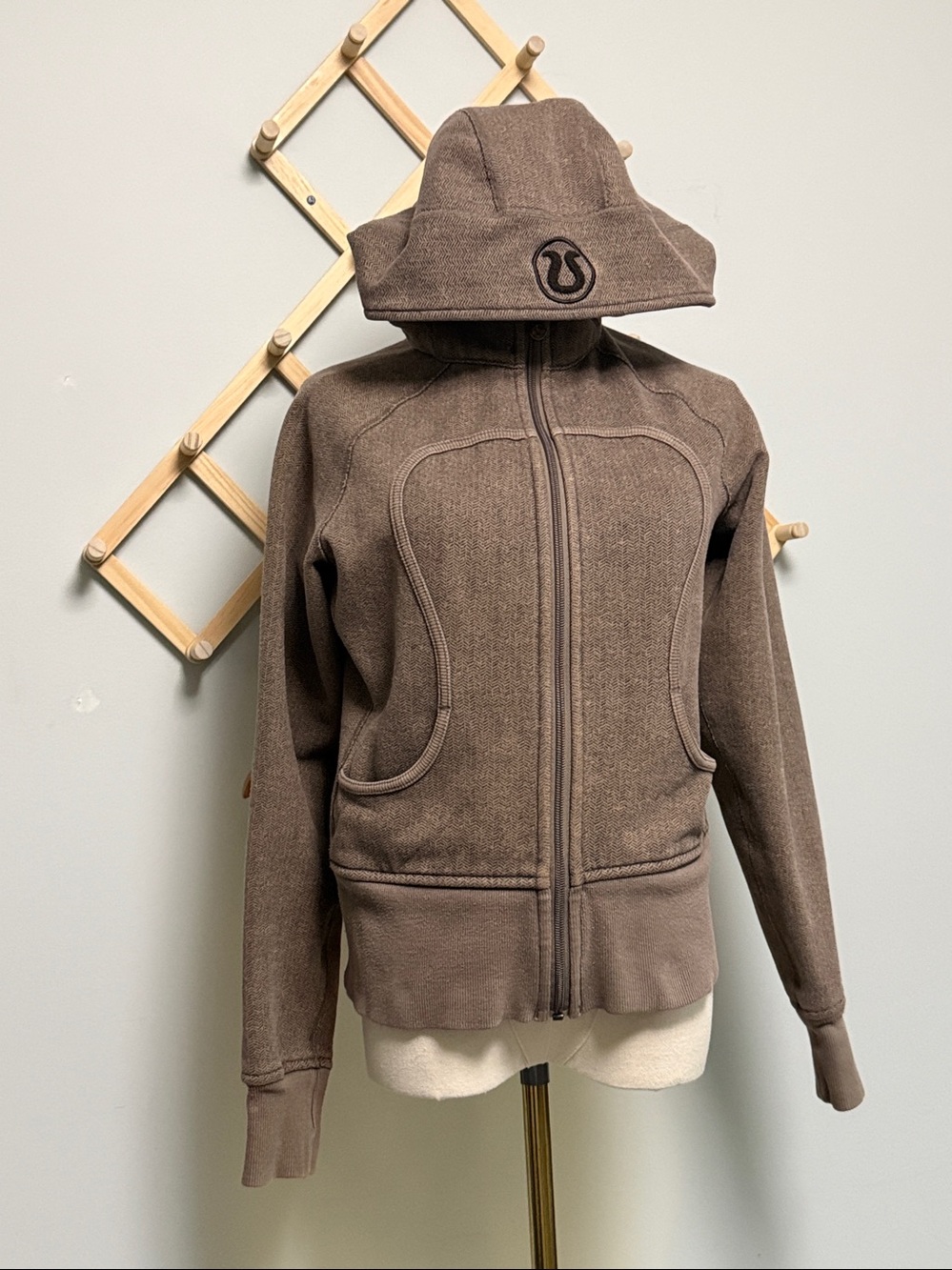 Lululemon Brown Herringbone Hooded Zip-Up Jacket | Fall Athleisure,cozy chic